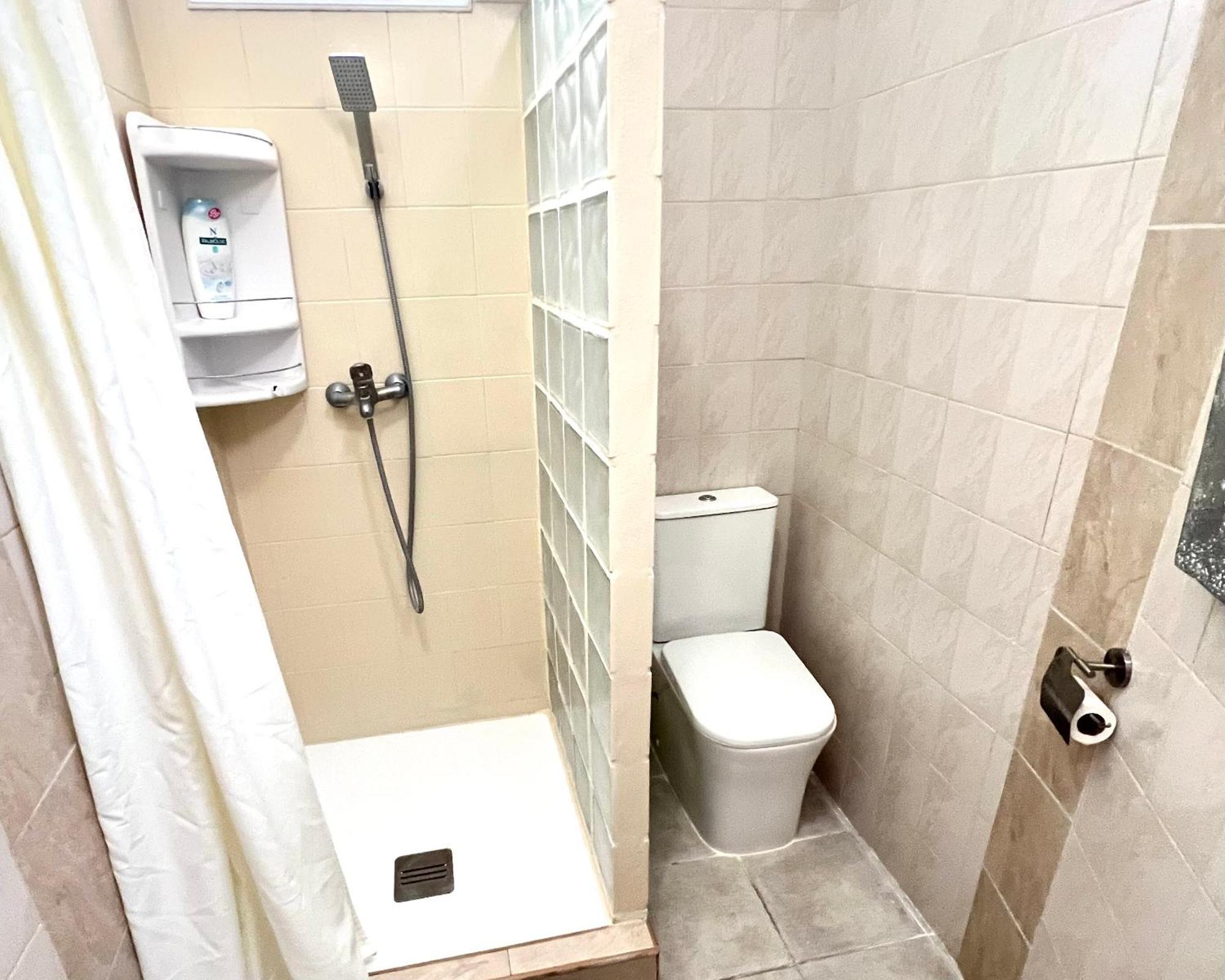 Alcamar Habitacion Privada Con Las Areas De Sala, Cocina Y Bano Que Se Comparten Cerca Al Mar! Alcalá la Real Buitenkant foto